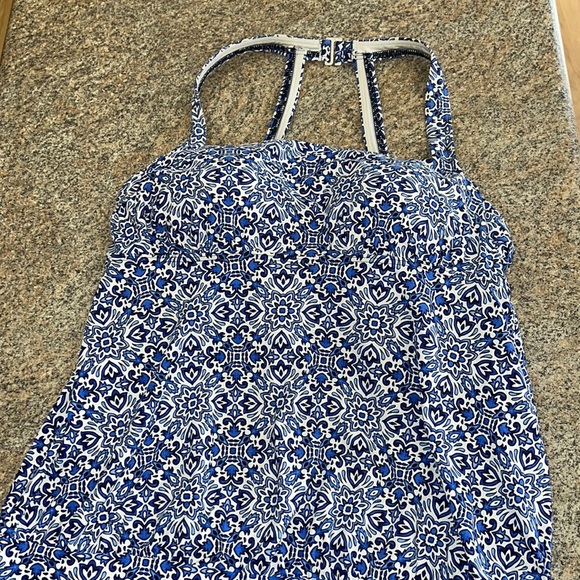 Lands' End Other - Lands’ End tankini top 14DD